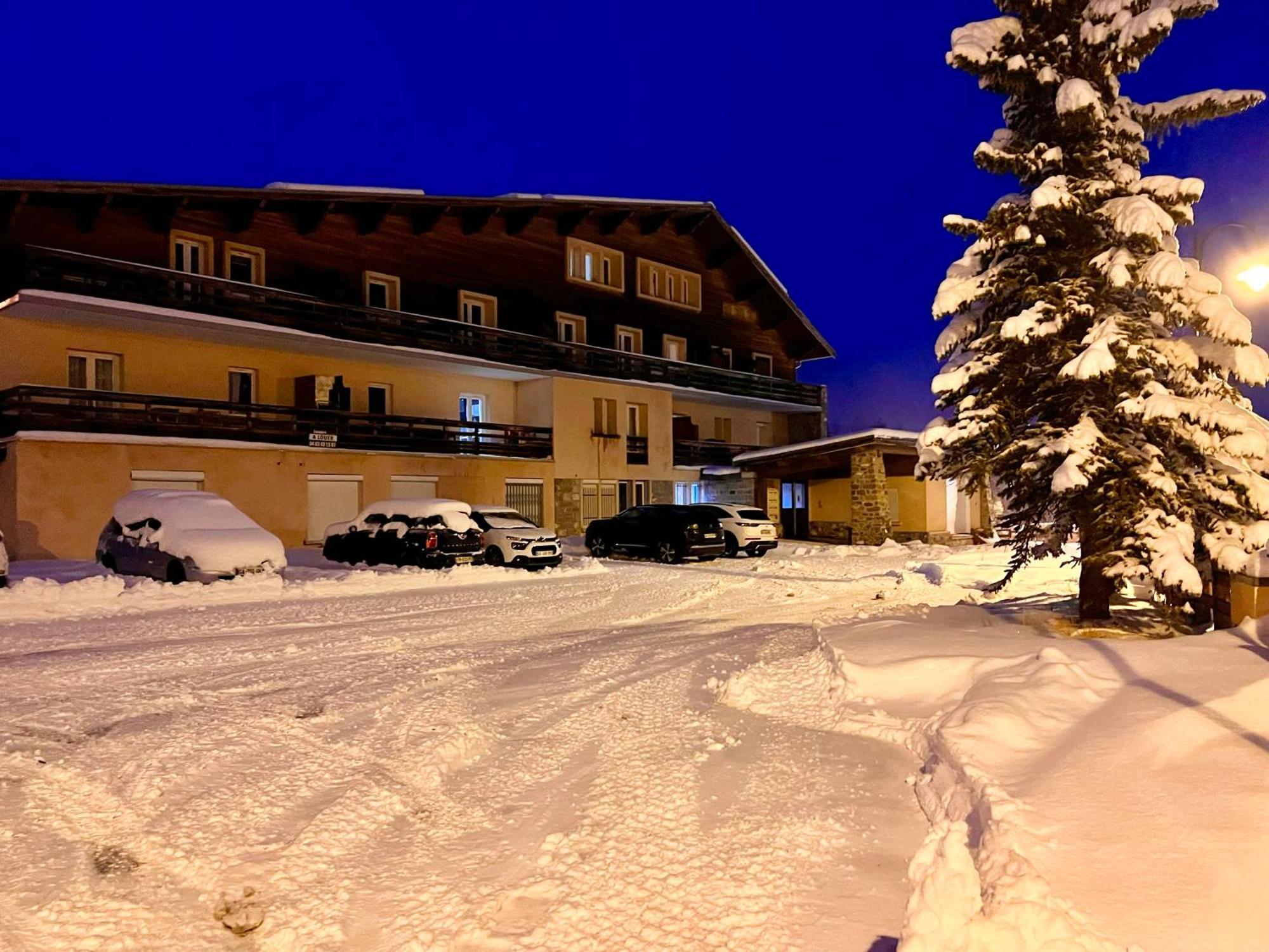 Vars, Appart Spacieux Renove 4 Couchages Dans Chalet Vars  Extérieur photo